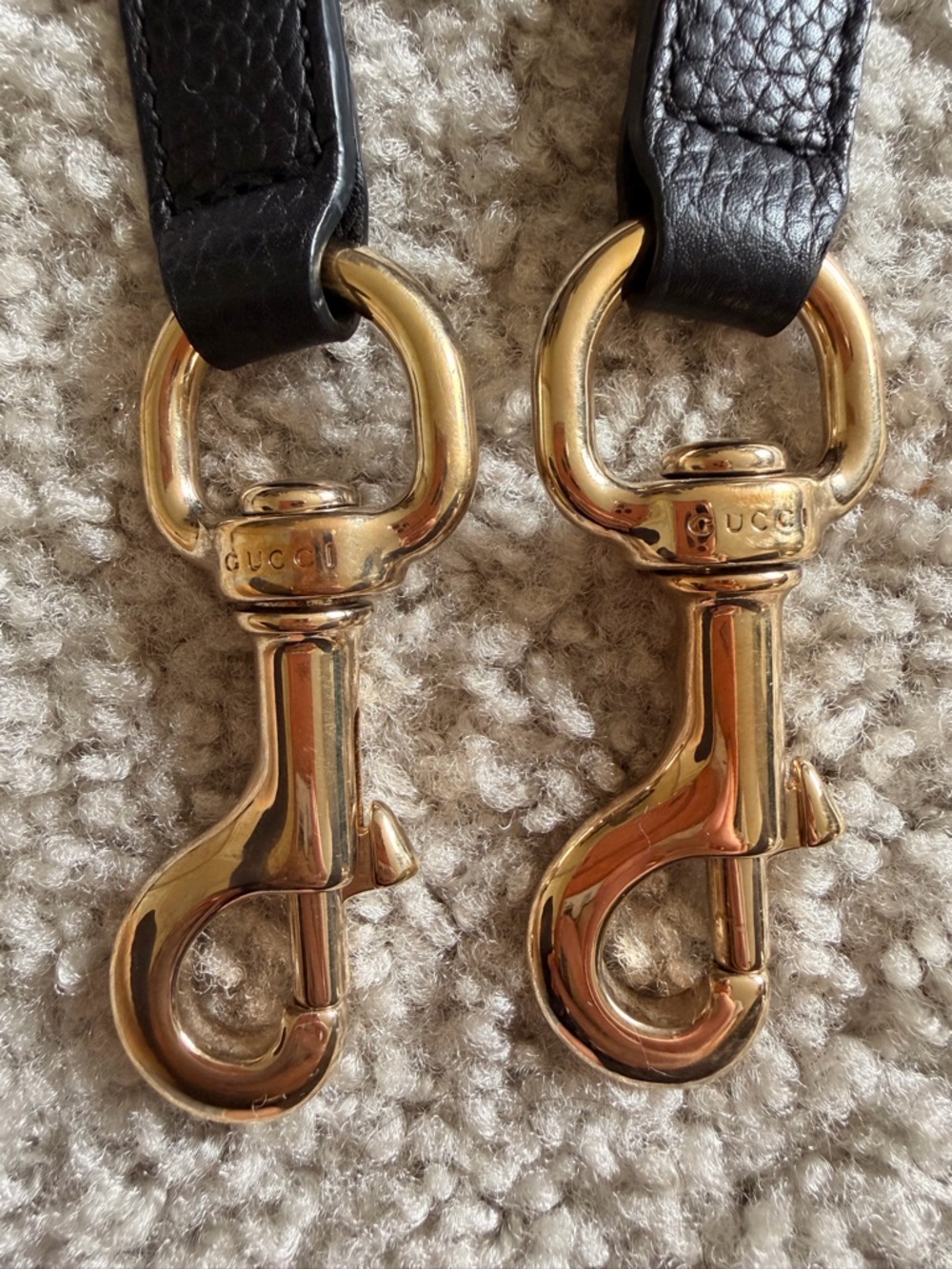 Gucci Black Leather Shoulder Strap with Gold Hardware - Picture 2 of 5